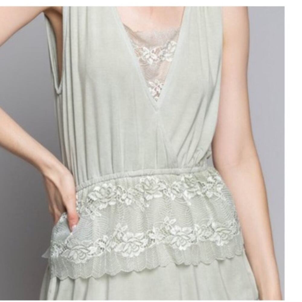 POL Desert Sage Lace V Neck Top NWT Size Large - Picture 3 of 13